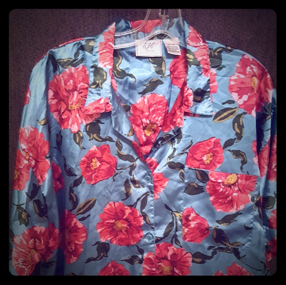 Satin Floral Lounger